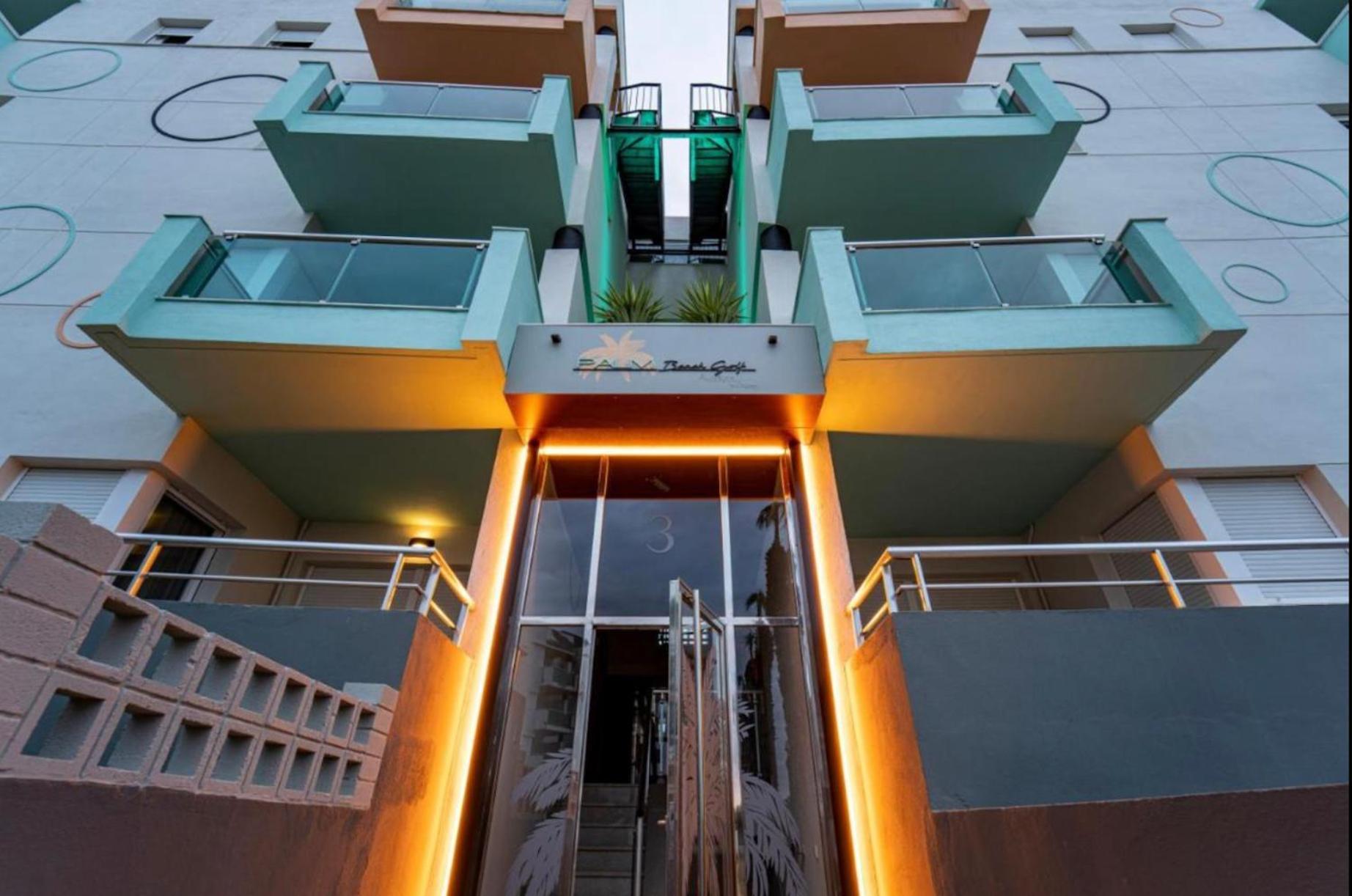 Views Apartment *